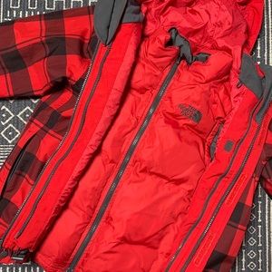 Boys North Face Triclimate plaid/red jacket